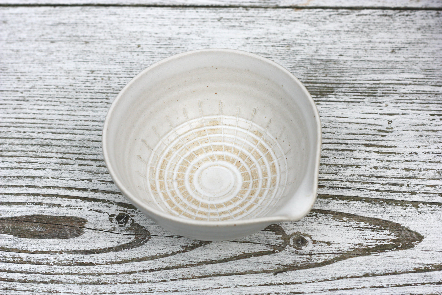 White Garlic Dish Set with Salt & Peppery Cornish Sea Salt and Smoked Garlic Bulb