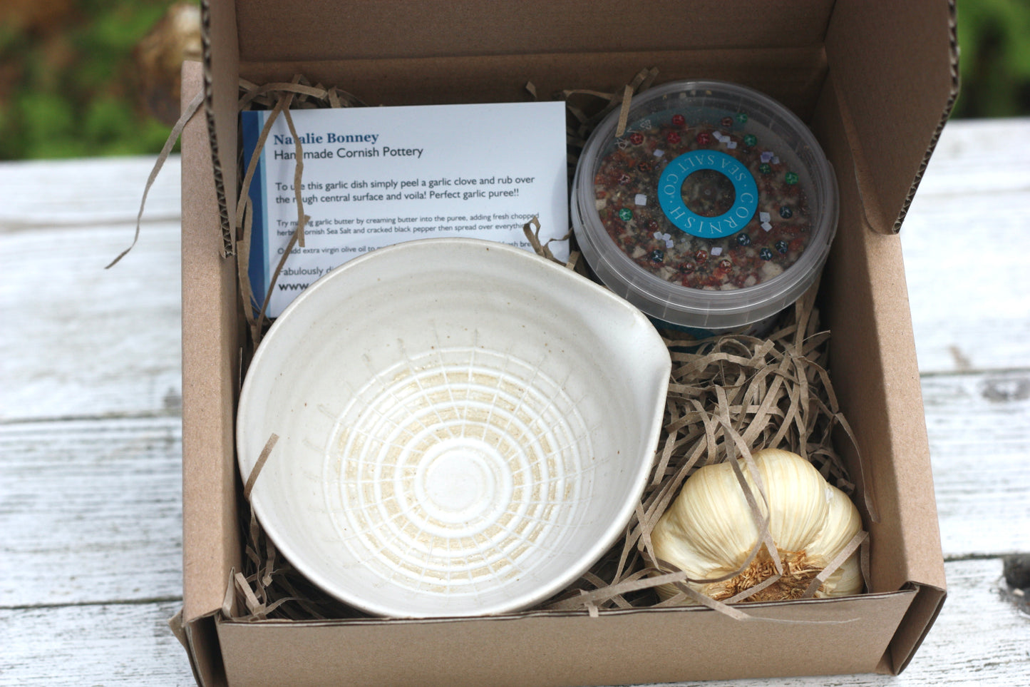 White Garlic Dish Set with Salt & Peppery Cornish Sea Salt and Smoked Garlic Bulb